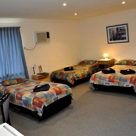 West City Motel Ardeer Kültér fotó