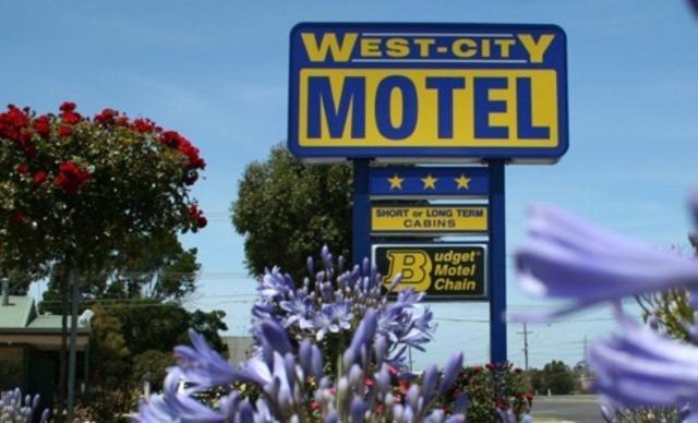 West City Motel Ardeer Kültér fotó